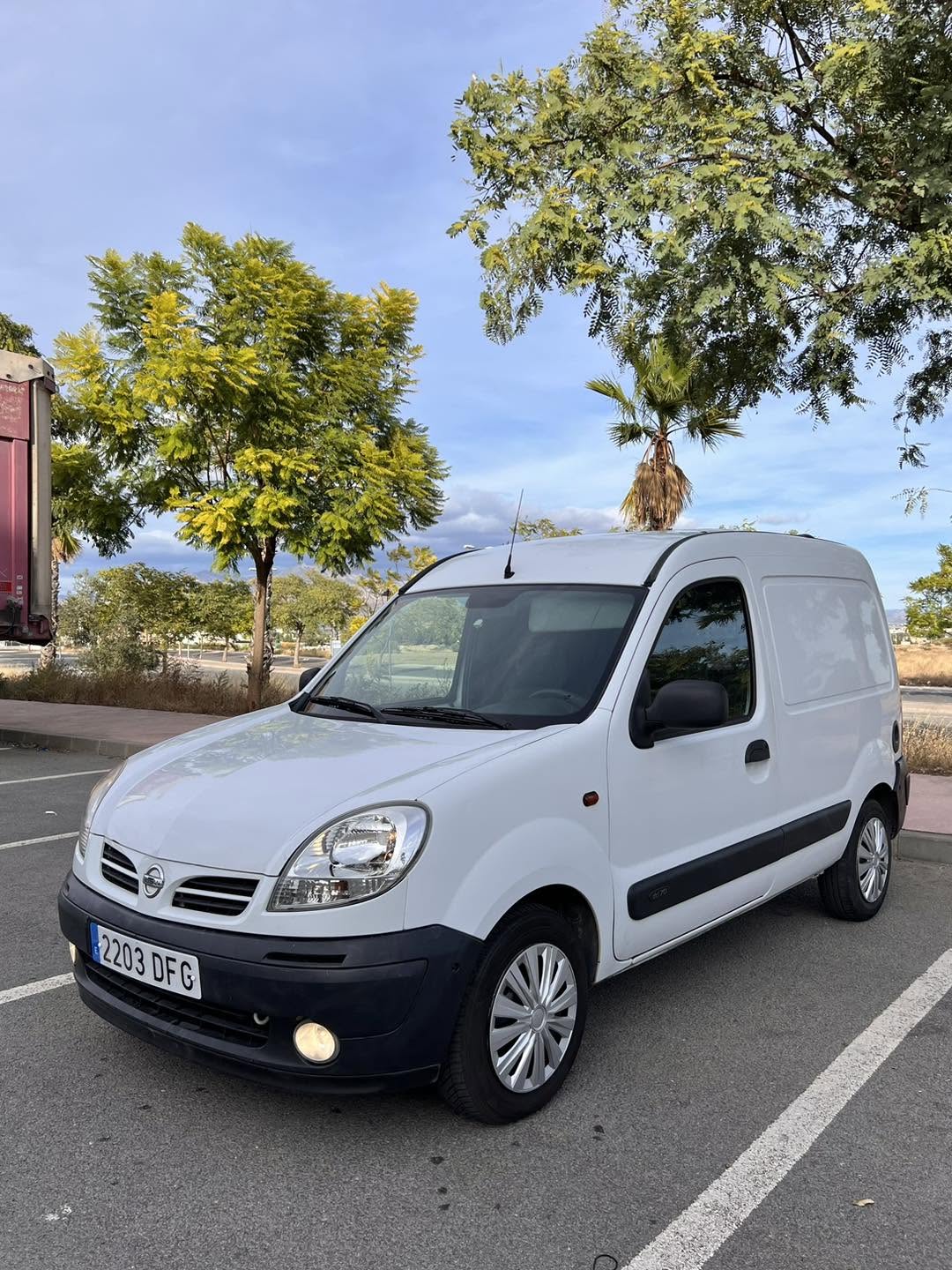 Nissan small van